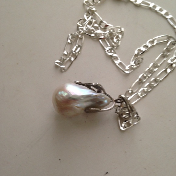 Genuine 1.25in Baroque Pearl With 18in 925 Chain - Picture 3 of 9